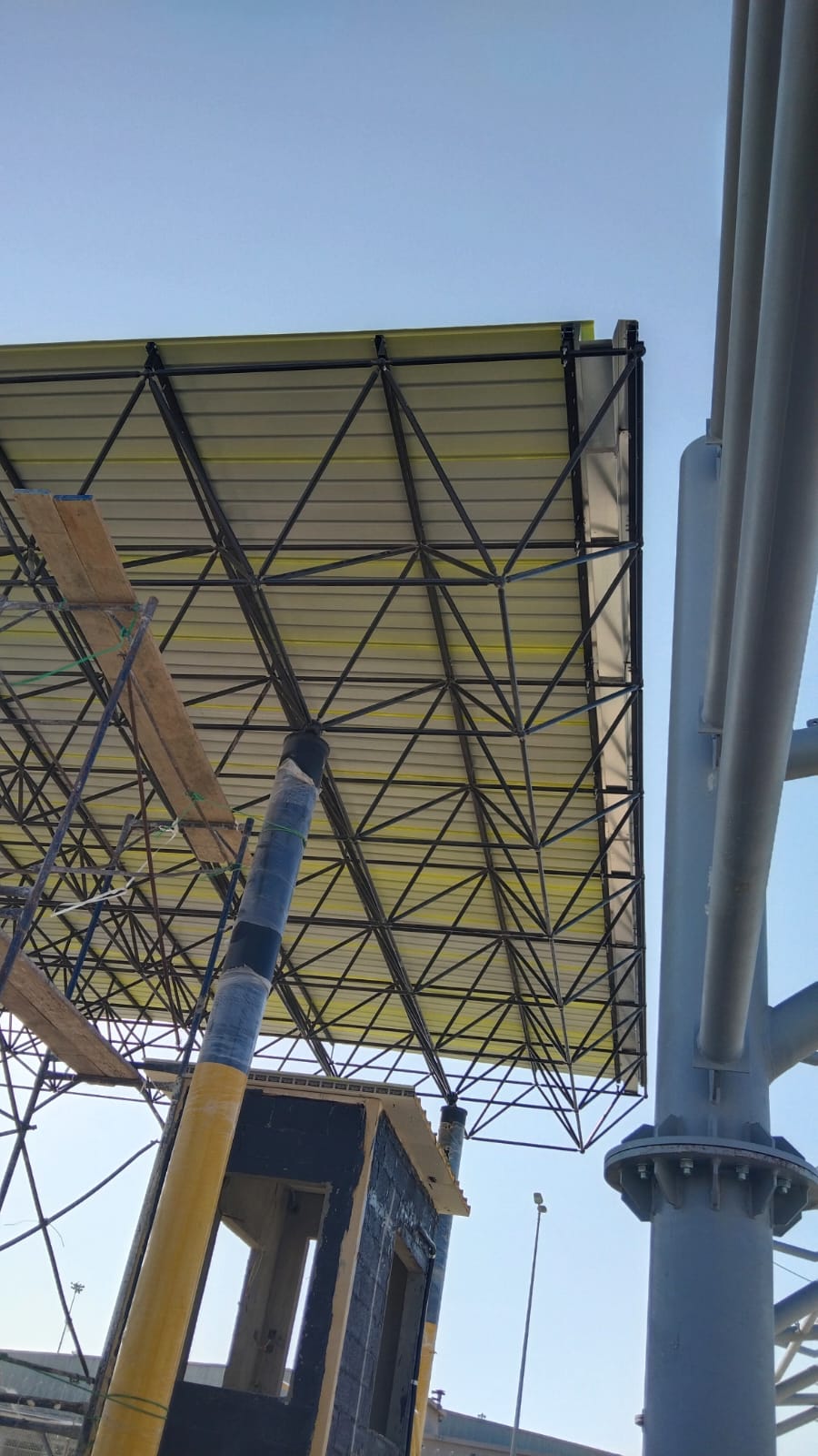 MED LOG SPACE TRUSS